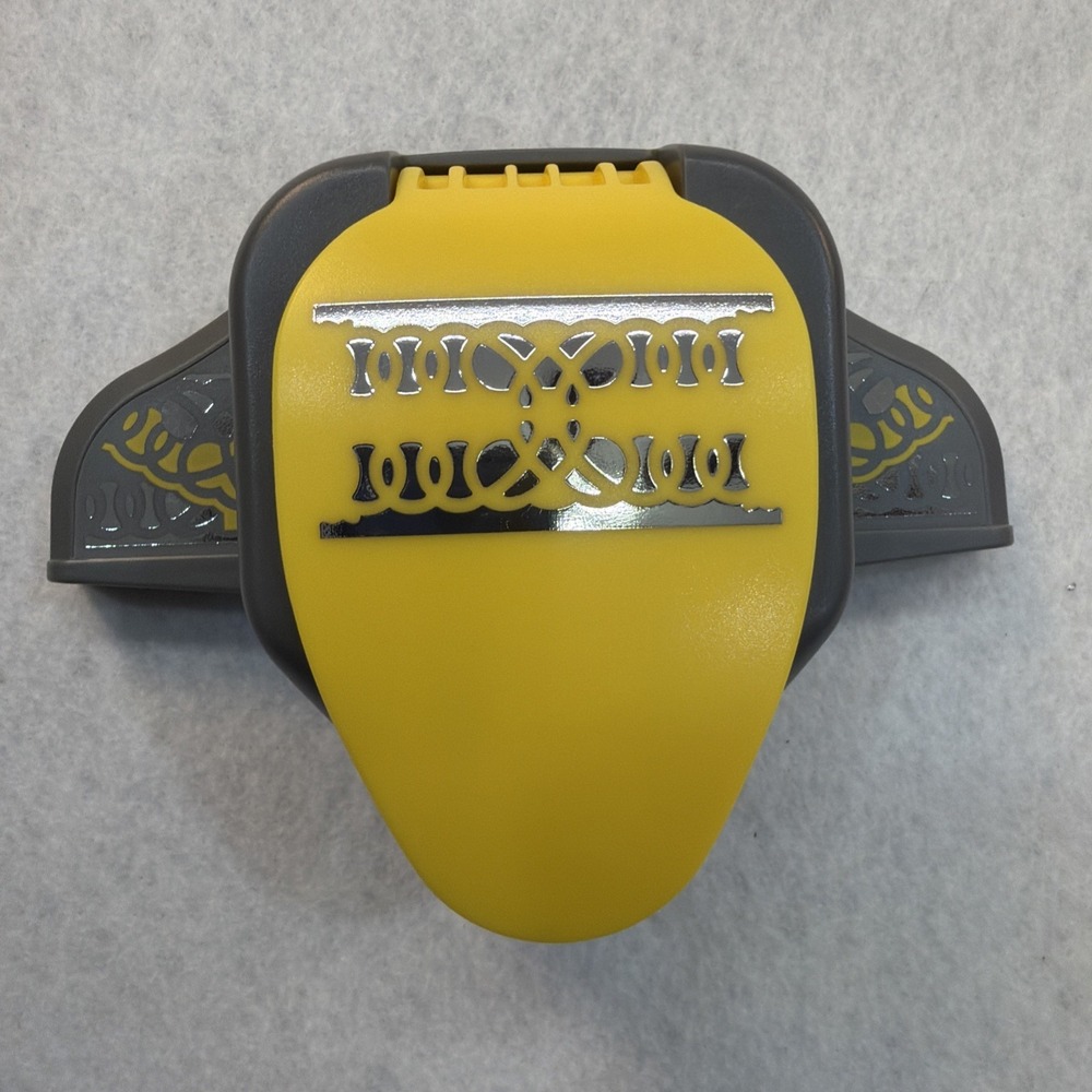 We R Memory‎ Keepers Edge Border Paper Punch LOOP   NEW